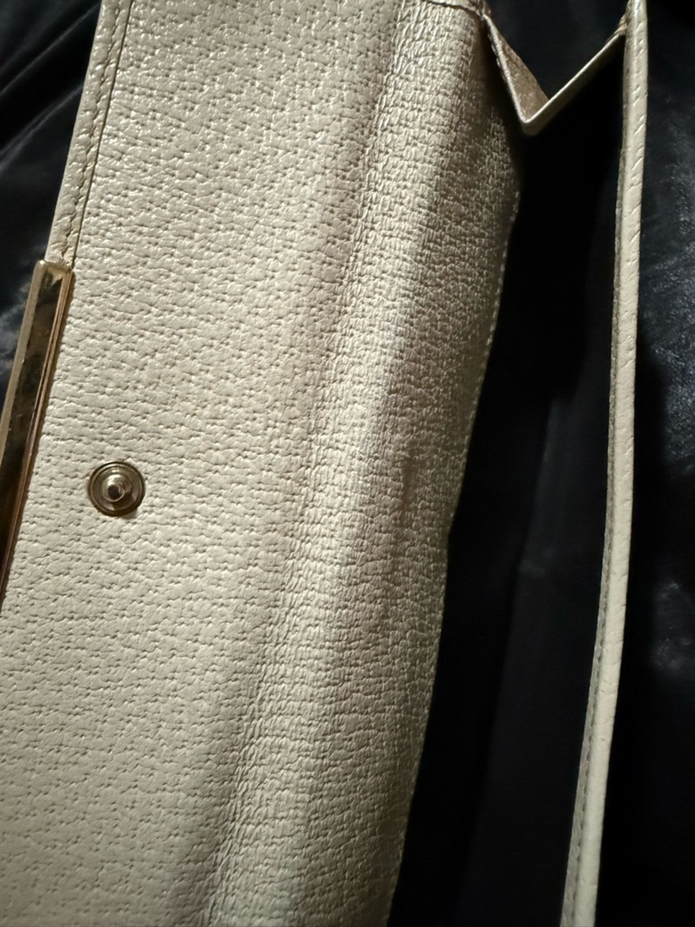 Salvatore Ferragamo Red Saffiano Leather Bow Clasp Wallet & Gucci wallet bundle - Picture 5 of 15
